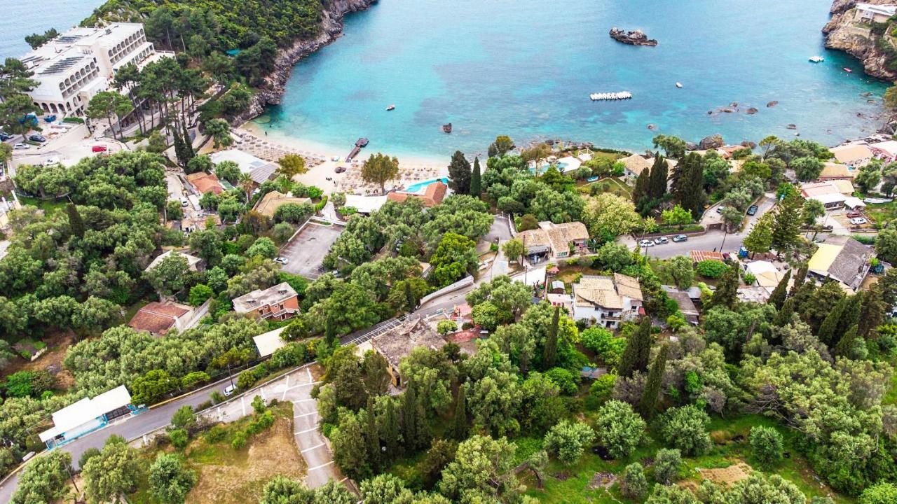 Bozikis * Paleokastritsa